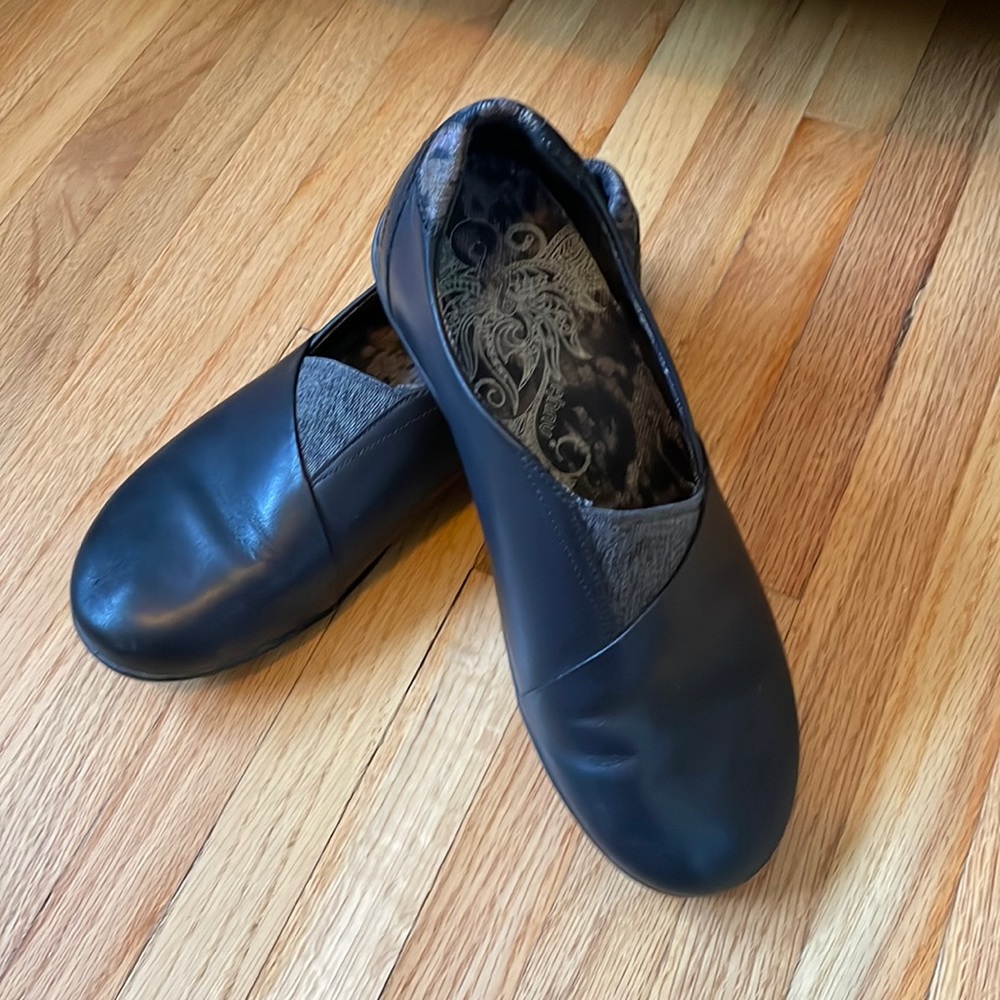 Ahnu slip on leather shoes